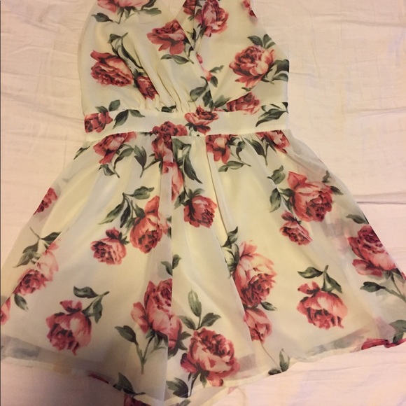 Small romper - Picture 2 of 3